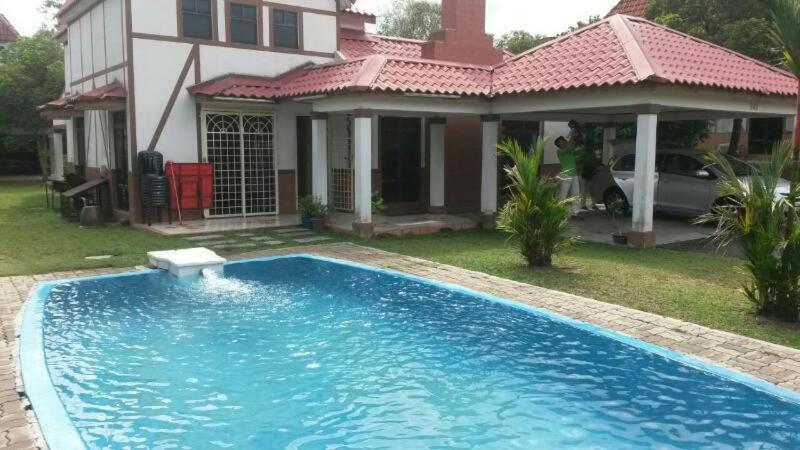 Villa With Private Swimming Pool Malacca エクステリア 写真