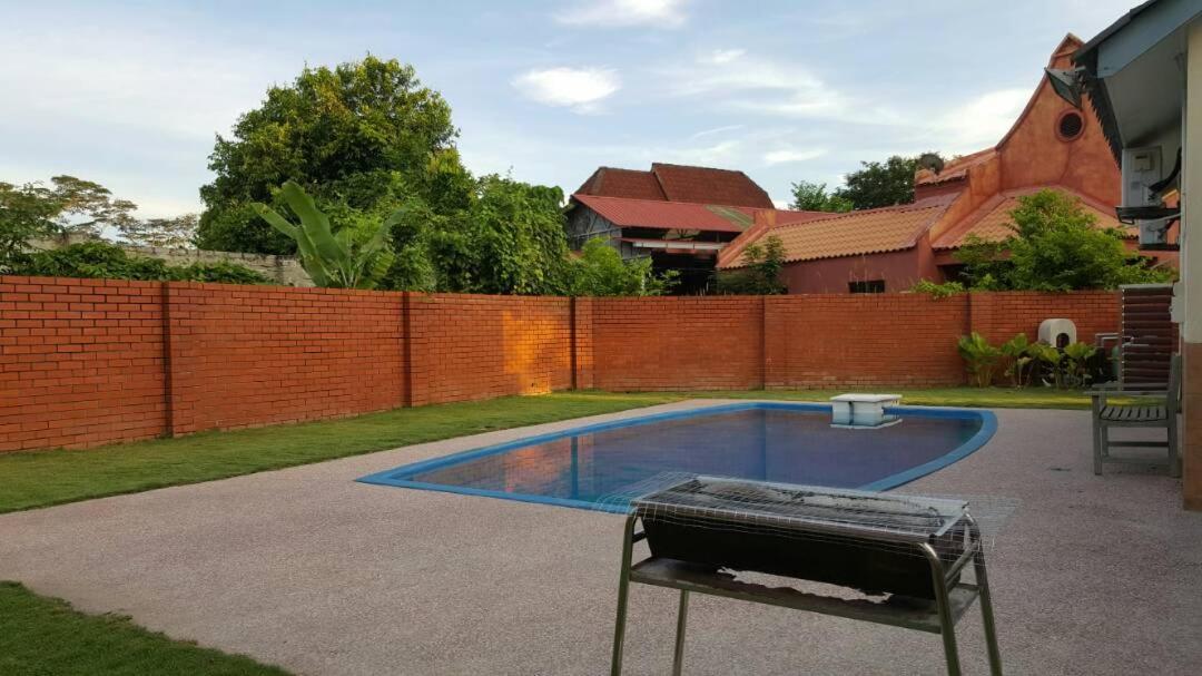 Villa With Private Swimming Pool Malacca エクステリア 写真